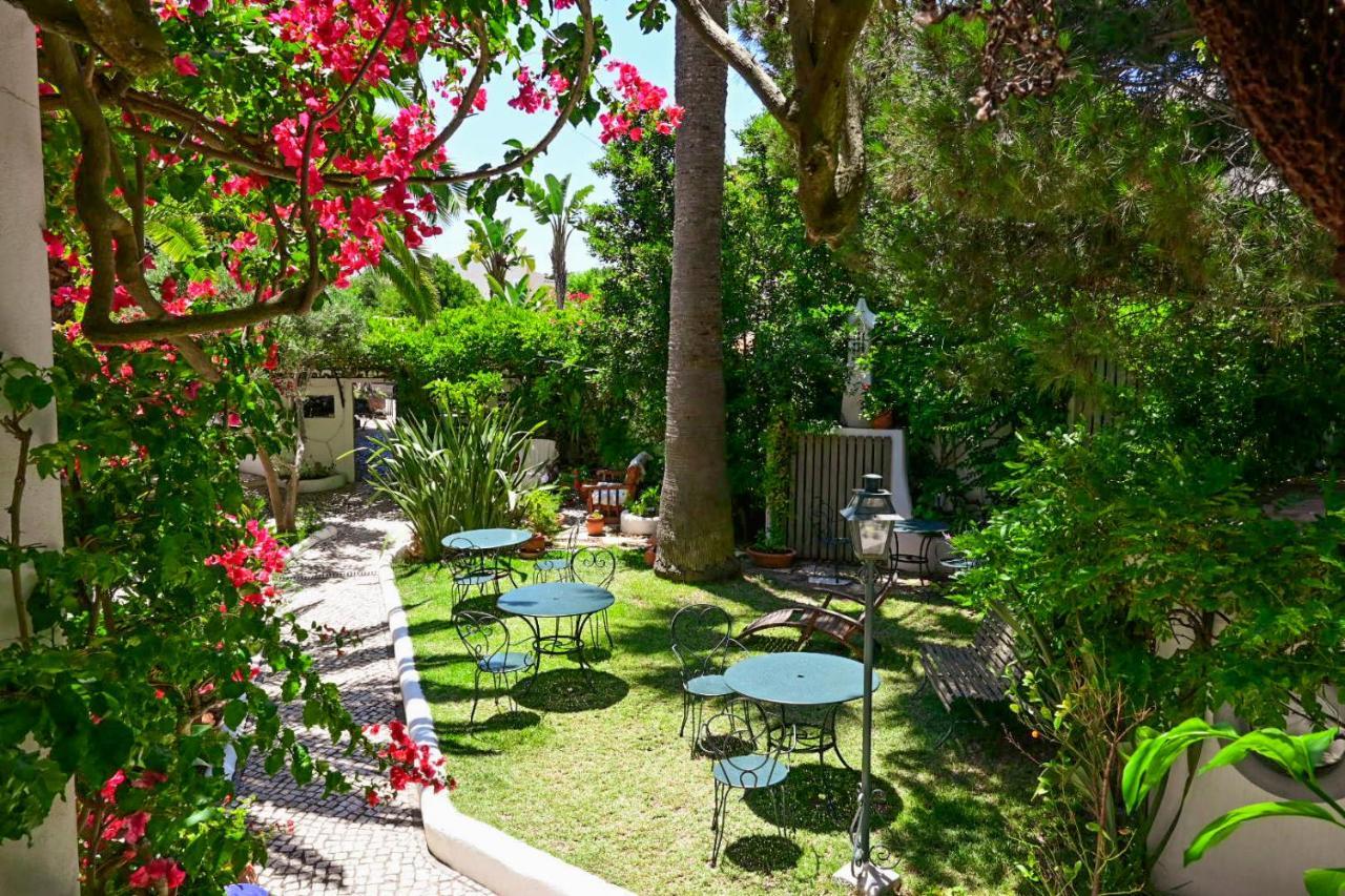Uma Casa A Beira Sol Bed & Breakfast Lagos Exterior photo