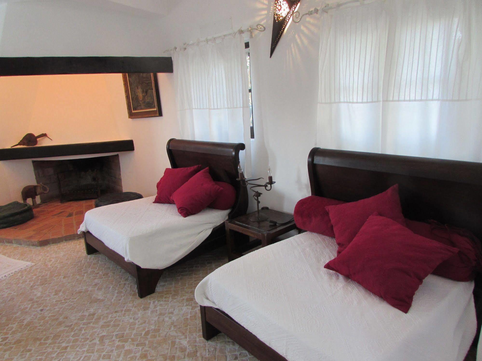 Uma Casa A Beira Sol Bed & Breakfast Lagos Exterior photo