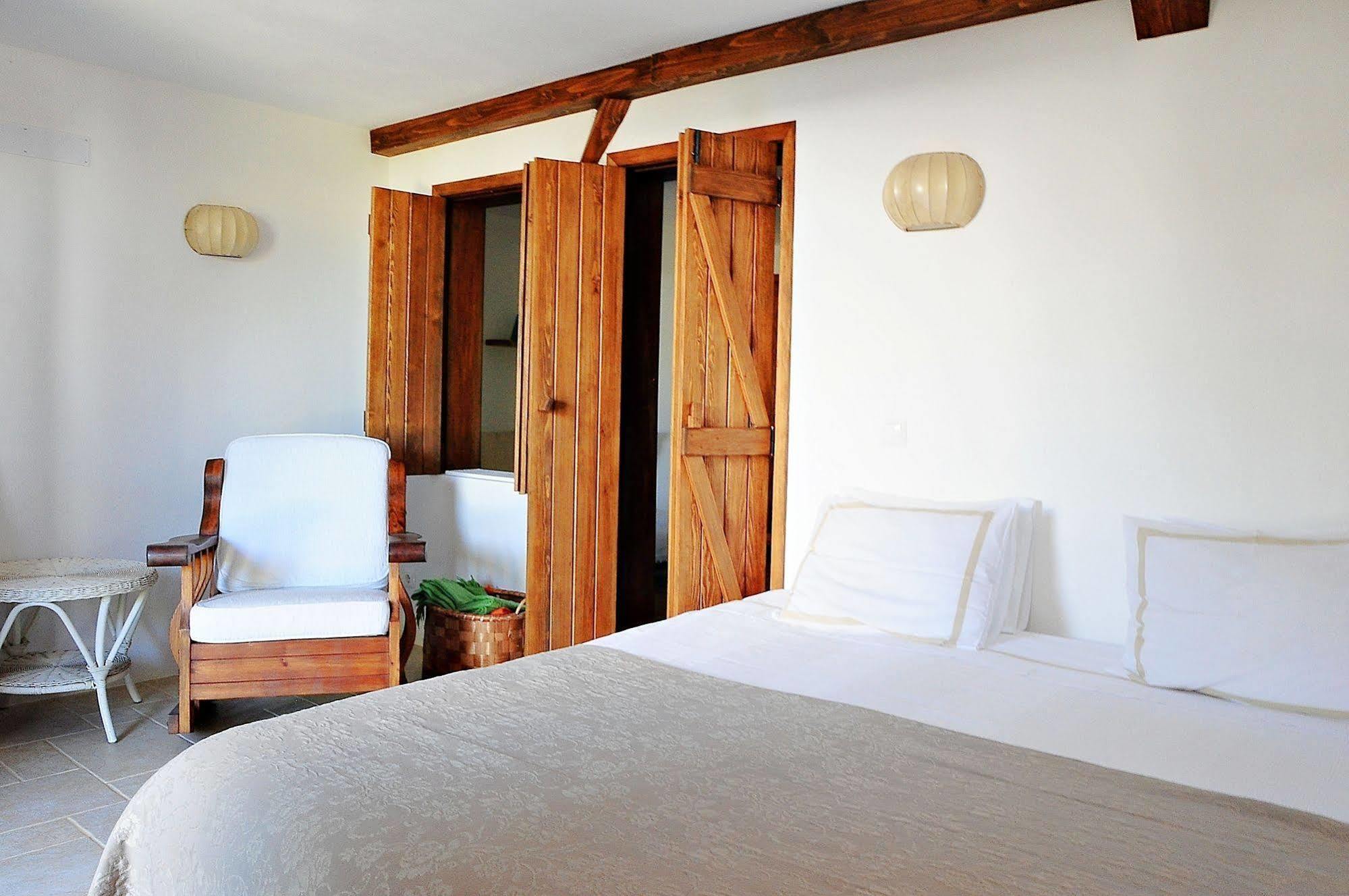 Uma Casa A Beira Sol Bed & Breakfast Lagos Exterior photo