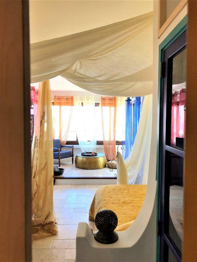 Uma Casa A Beira Sol Bed & Breakfast Lagos Exterior photo